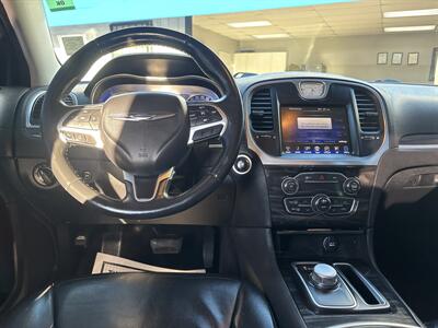 2015 Chrysler 300 Series Limited   - Photo 9 - 