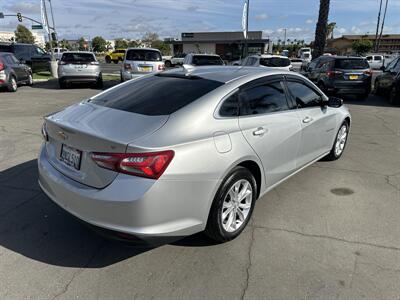 2019 Chevrolet Malibu LT - Photo 4 -