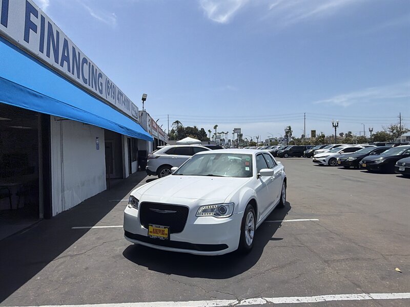 2018 Chrysler 300 Series Touring  