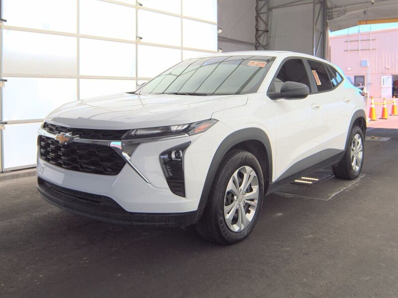 2024 Chevrolet Trax LS - Photo 1 - National City, CA 91950