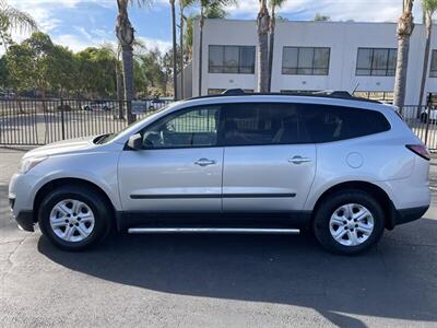 2017 Chevrolet Traverse LS   - Photo 2 - 