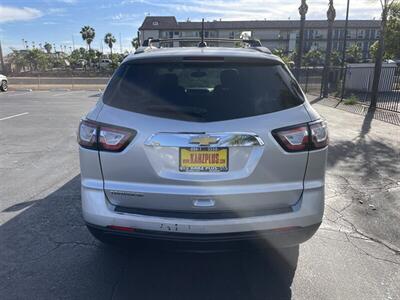 2017 Chevrolet Traverse LS   - Photo 4 - 
