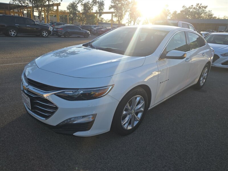 2020 Chevrolet Malibu LT   - Photo 1 - National City, CA 91950