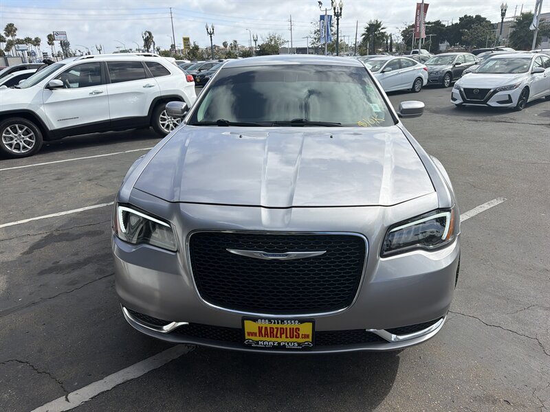 2015 Chrysler 300 Limited