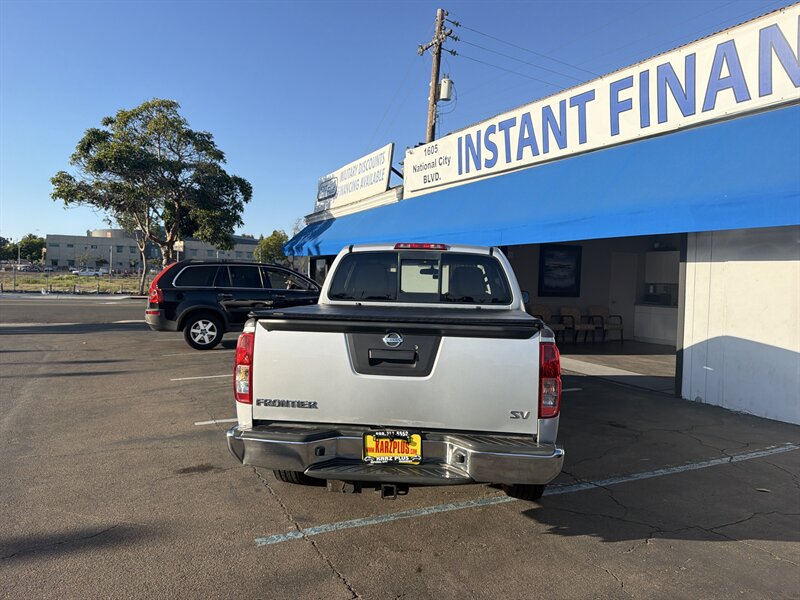 2017 Nissan Frontier Crew Cab SV - Photo 5 - National City, CA 91950