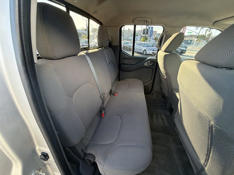 2017 Nissan Frontier Crew Cab SV - Photo 14 - National City, CA 91950