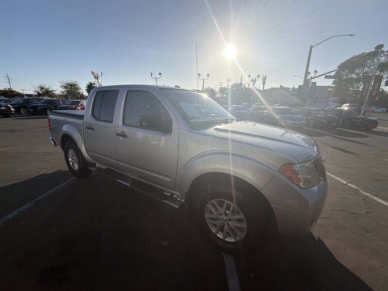 2017 Nissan Frontier Crew Cab SV - Photo 8 - National City, CA 91950