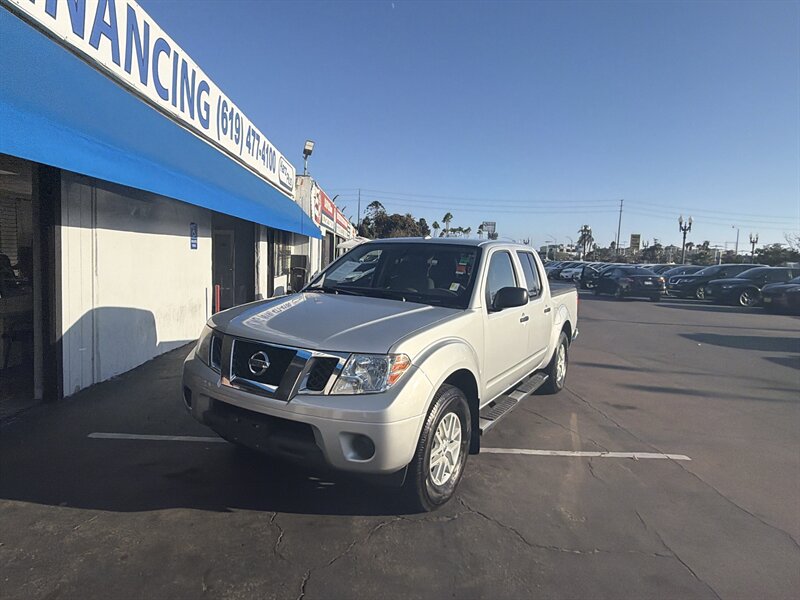 2017 Nissan Frontier Crew Cab SV   - Photo 1 - National City, CA 91950