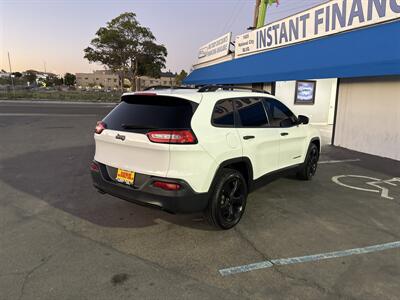 2017 Jeep Cherokee Sport - Photo 5 -