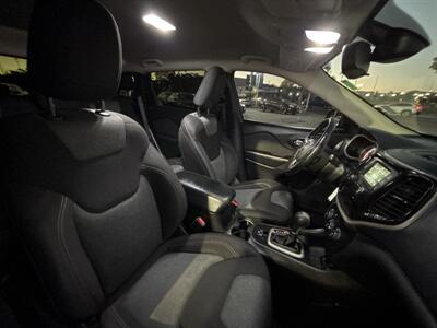 2017 Jeep Cherokee Sport - Photo 12 -