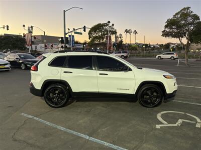 2017 Jeep Cherokee Sport - Photo 6 -