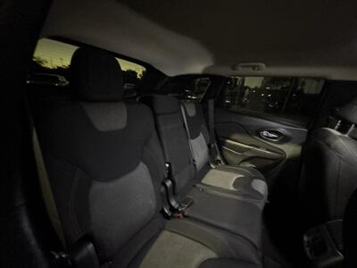 2017 Jeep Cherokee Sport - Photo 13 -