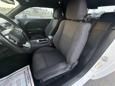 2014 Dodge Challenger SXT - Photo 10 -
