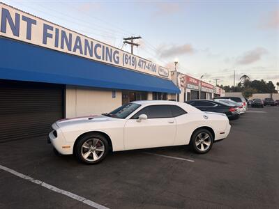 2014 Dodge Challenger SXT - Photo 2 -