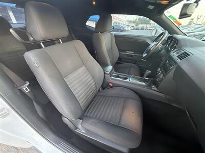 2014 Dodge Challenger SXT - Photo 11 -