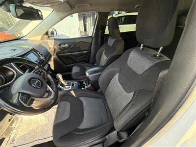 2017 Jeep Cherokee Sport Altitude   - Photo 11 - National City, CA 91950