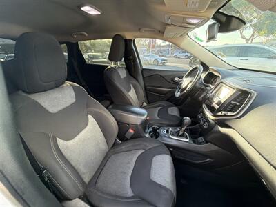 2017 Jeep Cherokee Sport Altitude   - Photo 13 - National City, CA 91950