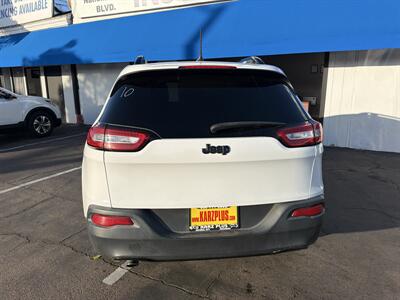 2017 Jeep Cherokee Sport Altitude   - Photo 4 - National City, CA 91950