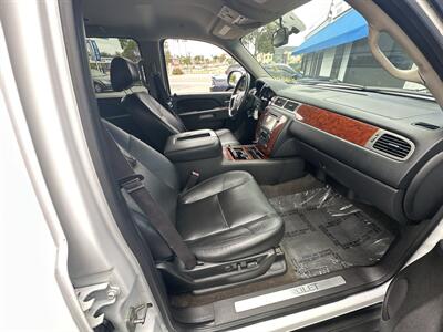 2013 Chevrolet Suburban LTZ   - Photo 14 - 