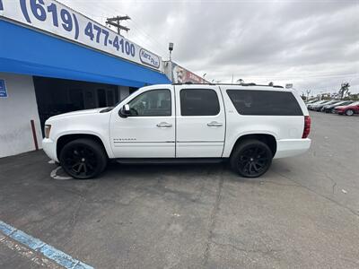 2013 Chevrolet Suburban LTZ   - Photo 2 - 