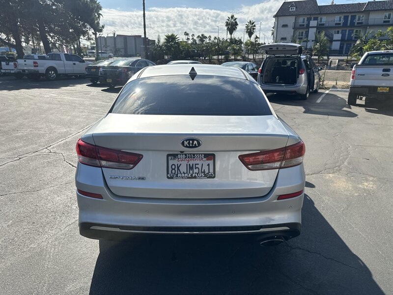 2020 Kia Optima LX SE photo 4