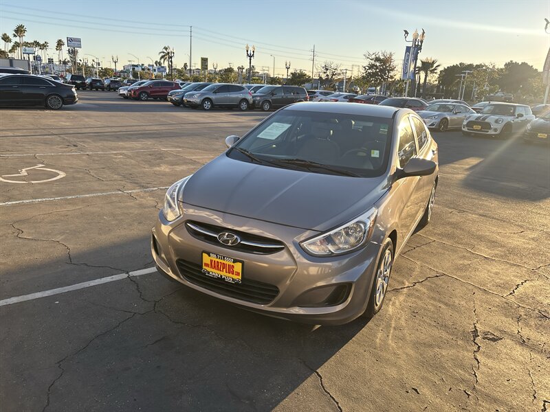 2017 Hyundai Accent SE's photo