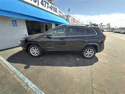 2018 Jeep Cherokee Latitude   - Photo 1 - 