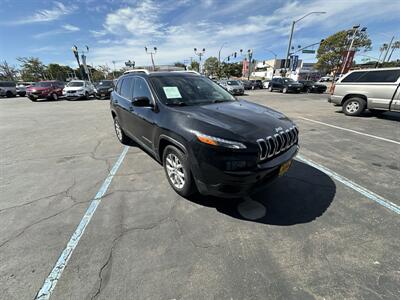 2018 Jeep Cherokee Latitude   - Photo 6 - 