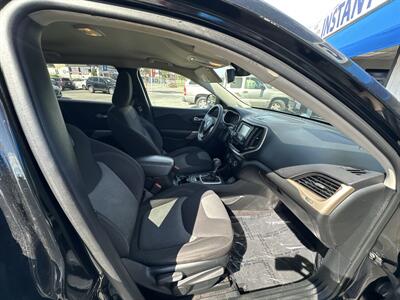 2018 Jeep Cherokee Latitude   - Photo 13 - 