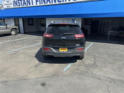 2018 Jeep Cherokee Latitude   - Photo 3 - 