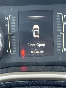 2018 Jeep Cherokee Latitude   - Photo 8 - 