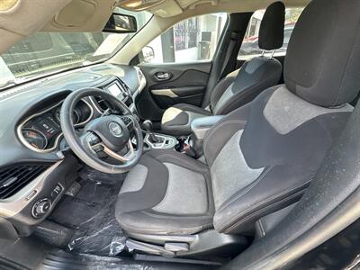 2018 Jeep Cherokee Latitude   - Photo 9 - 