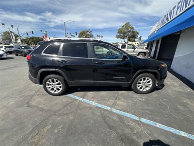 2018 Jeep Cherokee Latitude   - Photo 5 - 