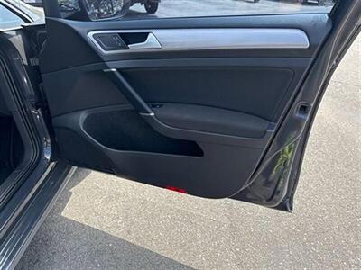 2016 Volkswagen e-Golf BE12B1   - Photo 13 - National City, CA 91950