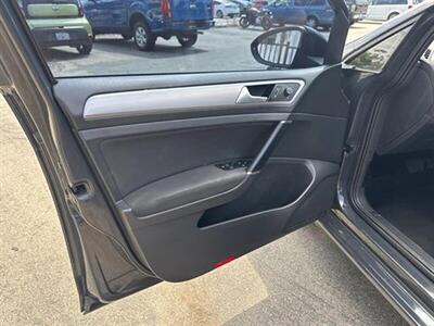 2016 Volkswagen e-Golf BE12B1   - Photo 41 - National City, CA 91950