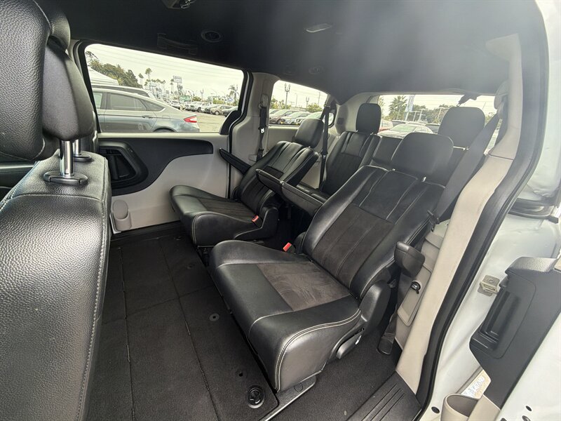 2020 Dodge Grand Caravan Passenger SXT - Photo 12 - National City, CA 91950