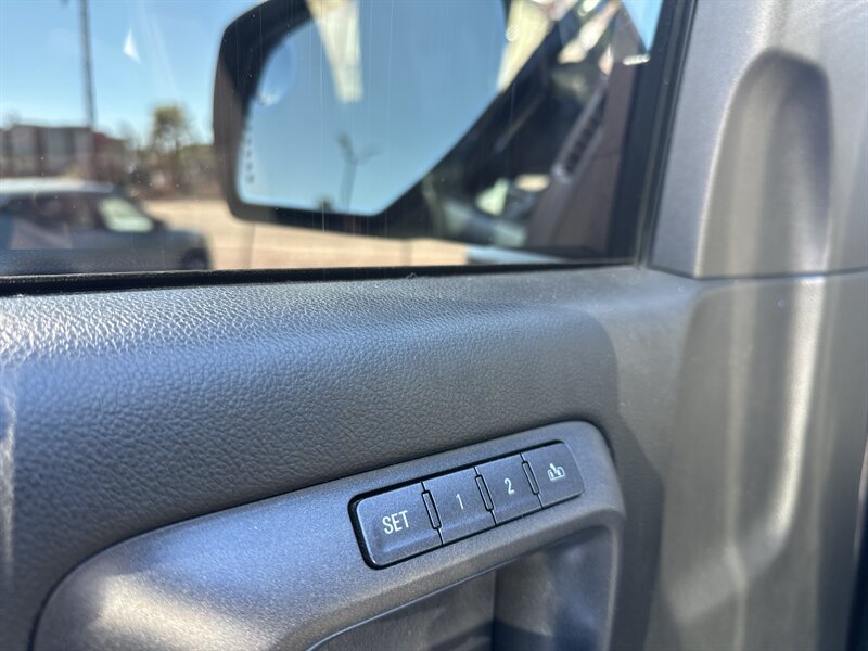 2015 Chevrolet Silverado 2500 HD Crew Ca LTZ - Photo 17 -