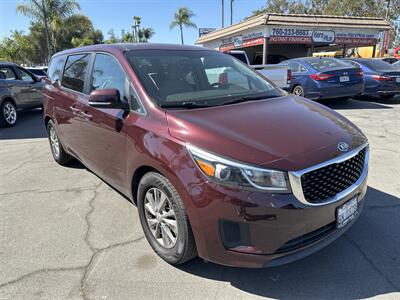 2018 Kia Sedona LX - Photo 3 -
