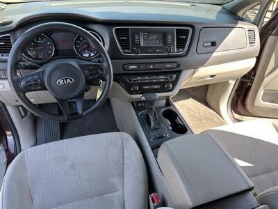 2018 Kia Sedona LX - Photo 14 -