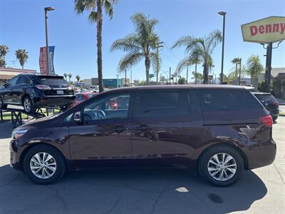 2018 Kia Sedona LX - Photo 8 -