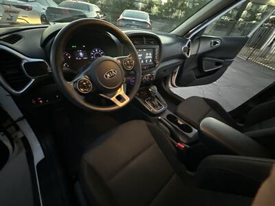 2020 Kia Soul S - Photo 13 -