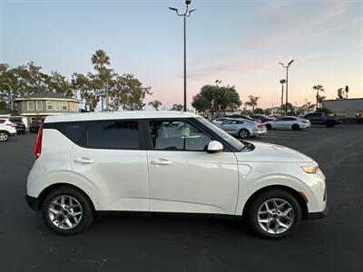 2020 Kia Soul S - Photo 4 -