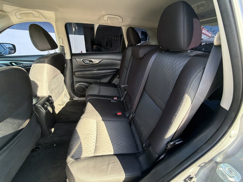 2019 Nissan Rogue SV - Photo 12 - National City, CA 91950