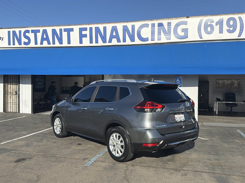 2019 Nissan Rogue SV - Photo 4 - National City, CA 91950