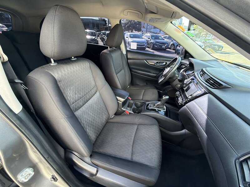 2019 Nissan Rogue SV - Photo 13 - National City, CA 91950