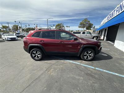 2019 Jeep Cherokee Trailhawk   - Photo 6 - 