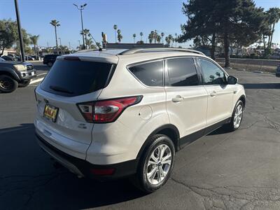 2018 Ford Escape SE   - Photo 5 - 