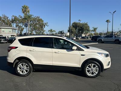 2018 Ford Escape SE   - Photo 4 - 
