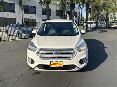 2018 Ford Escape SE   - Photo 2 - 