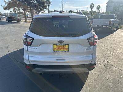 2018 Ford Escape SE   - Photo 6 - 